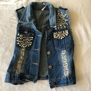 Distressed Pearl Denim Vest Size Small